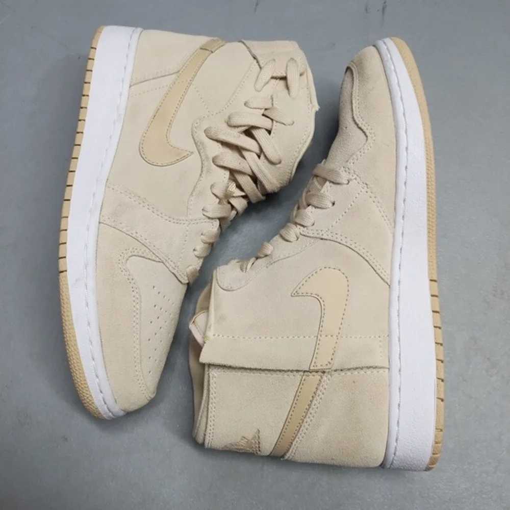 Nike Air Jordan 1 Rebel XX Sneakers Womens Size 8 Tan White Lace Up‎ AR5599-201